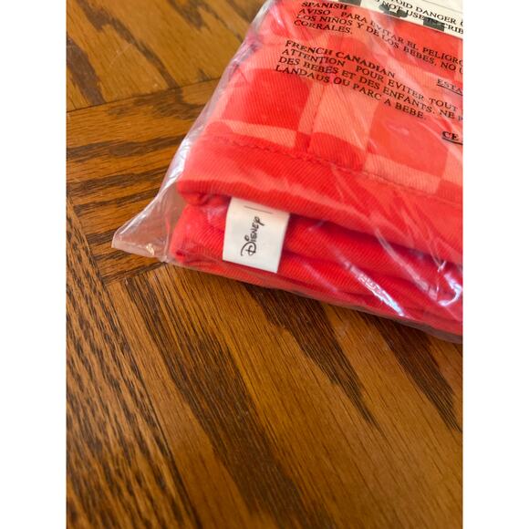 Disney oven mitts Hedley & Bennett collaboration - Picture 3 of 3